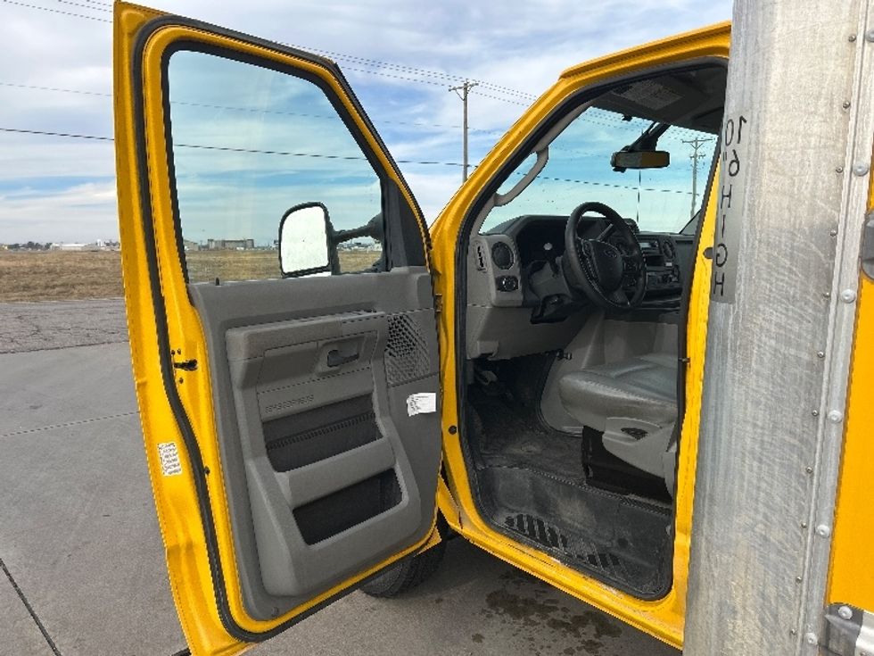 Light Duty Box Truck-Light and Medium Duty Trucks-Ford-2022-E350-Wichita-KS-97,626\n\t\tmiles-$ 27,500 - Image 15
