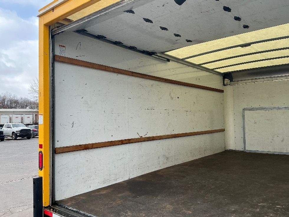 Light Duty Box Truck-Light and Medium Duty Trucks-Ford-2022-E350-Wilkes Barre-PA-89,753\n\t\tmiles-$ 28,250 - Image 11