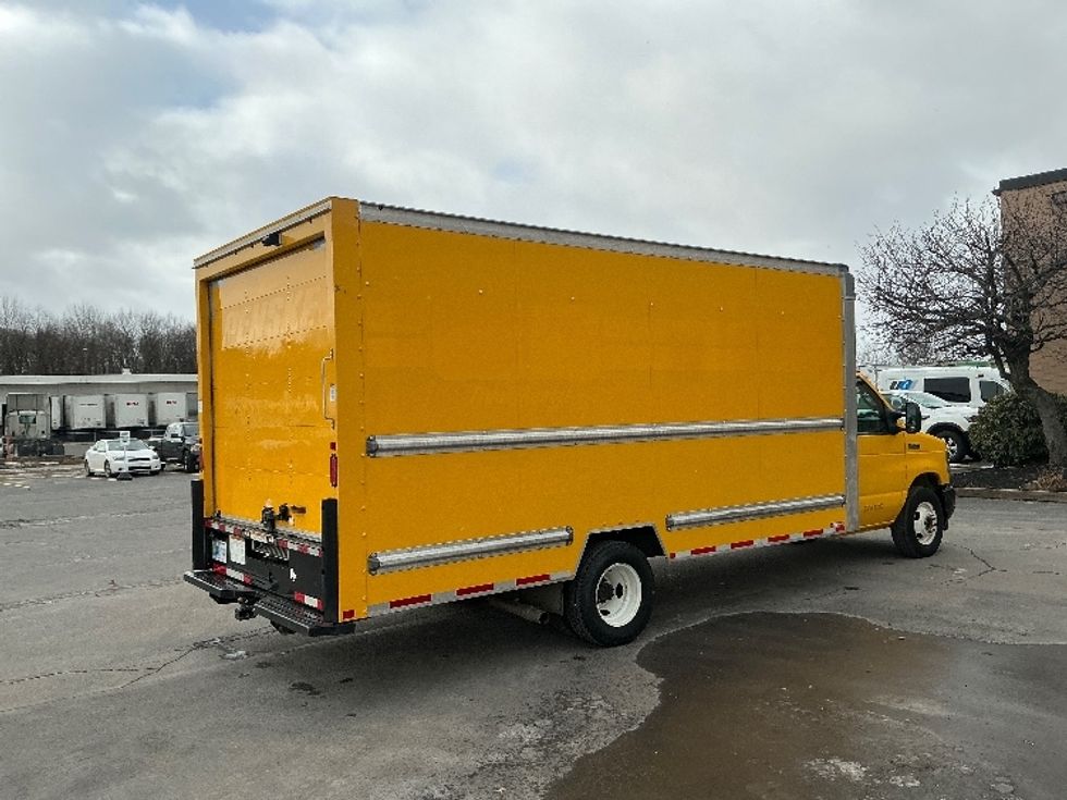 Light Duty Box Truck-Light and Medium Duty Trucks-Ford-2022-E350-Wilkes Barre-PA-89,753\n\t\tmiles-$ 28,250 - Image 13