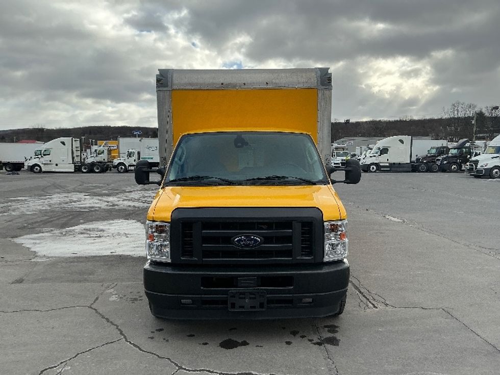 Light Duty Box Truck-Light and Medium Duty Trucks-Ford-2022-E350-Wilkes Barre-PA-89,753\n\t\tmiles-$ 28,250 - Image 2