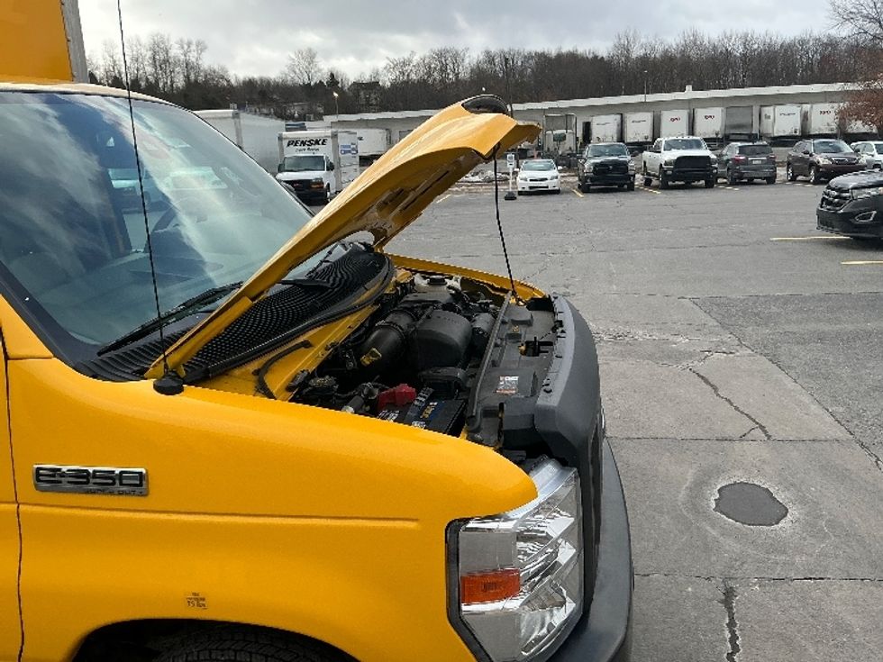 Light Duty Box Truck-Light and Medium Duty Trucks-Ford-2022-E350-Wilkes Barre-PA-89,753\n\t\tmiles-$ 28,250 - Image 23