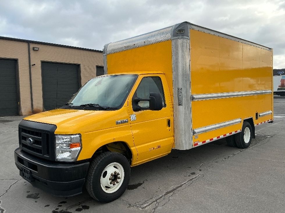 Light Duty Box Truck-Light and Medium Duty Trucks-Ford-2022-E350-Wilkes Barre-PA-89,753\n\t\tmiles-$ 28,250 - Image 3