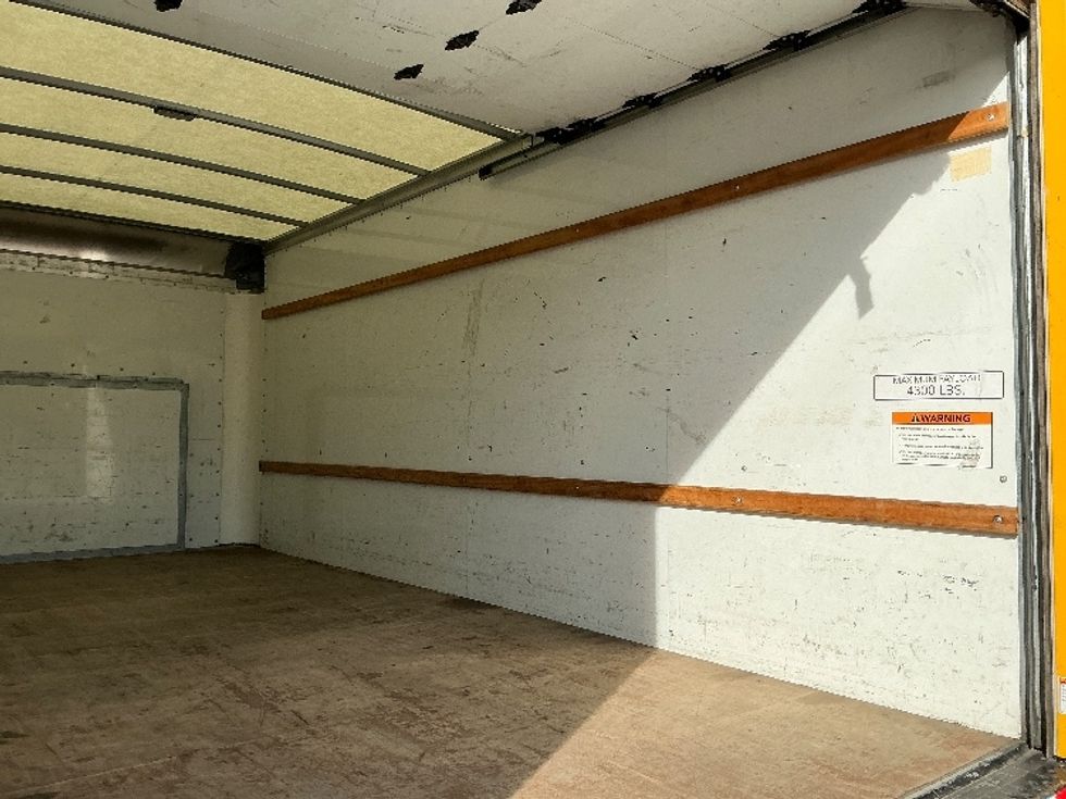 Light Duty Box Truck-Light and Medium Duty Trucks-Ford-2022-E350-Wilmington-NC-93,747\n\t\tmiles-$ 30,500 - Image 12