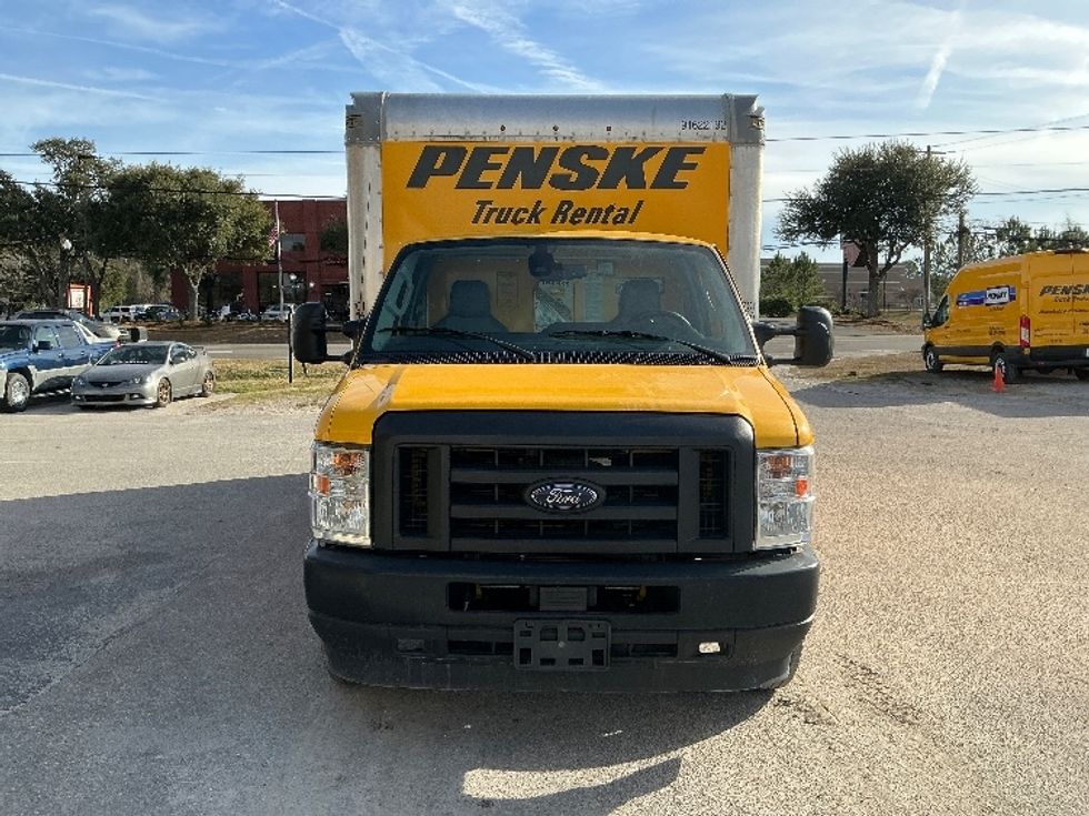 Light Duty Box Truck-Light and Medium Duty Trucks-Ford-2022-E350-Wilmington-NC-93,747\n\t\tmiles-$ 30,500 - Image 2