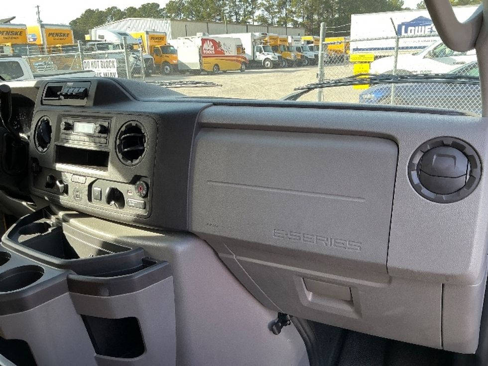 Light Duty Box Truck-Light and Medium Duty Trucks-Ford-2022-E350-Wilmington-NC-93,747\n\t\tmiles-$ 30,500 - Image 21