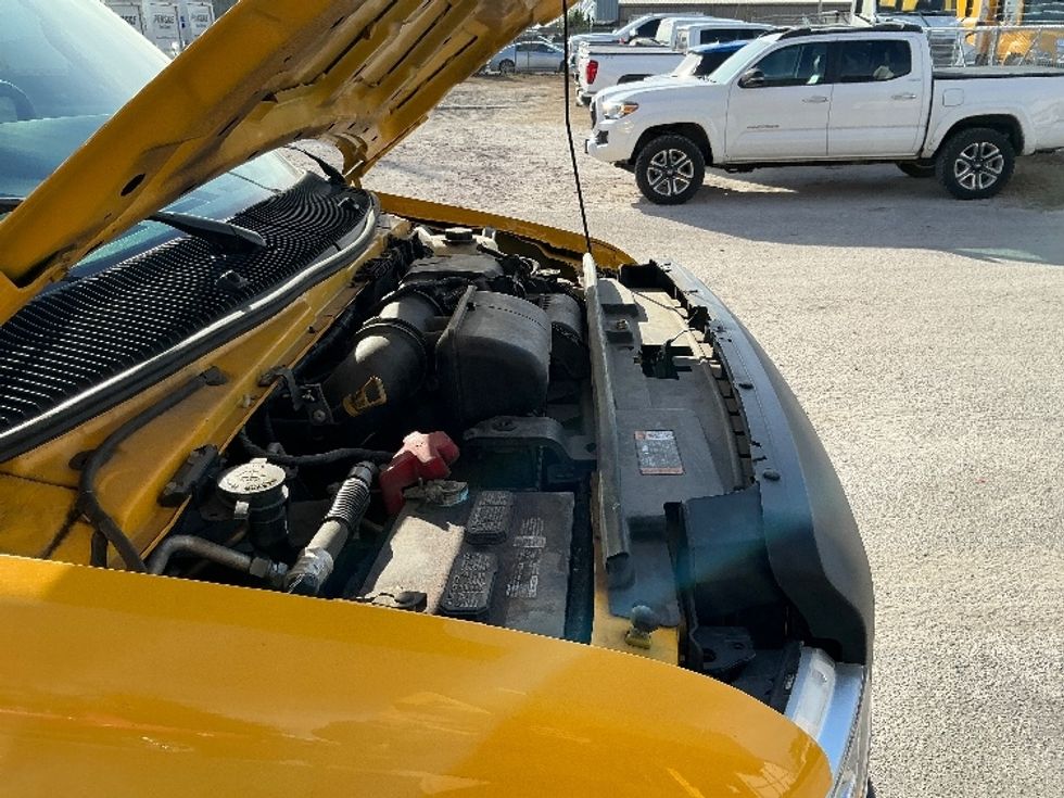 Light Duty Box Truck-Light and Medium Duty Trucks-Ford-2022-E350-Wilmington-NC-93,747\n\t\tmiles-$ 30,500 - Image 23