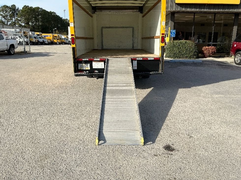 Light Duty Box Truck-Light and Medium Duty Trucks-Ford-2022-E350-Wilmington-NC-93,747\n\t\tmiles-$ 30,500 - Image 9