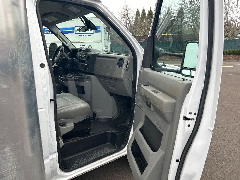 Light Duty Box Truck-Light and Medium Duty Trucks-Ford-2022-E350-Wilsonville-OR-99,772\n\t\tmiles-$ 32,250 - Image 20