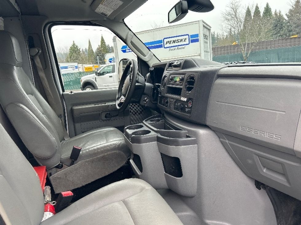 Light Duty Box Truck-Light and Medium Duty Trucks-Ford-2022-E350-Wilsonville-OR-99,772\n\t\tmiles-$ 32,250 - Image 22