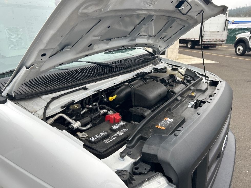 Light Duty Box Truck-Light and Medium Duty Trucks-Ford-2022-E350-Wilsonville-OR-99,772\n\t\tmiles-$ 32,250 - Image 23