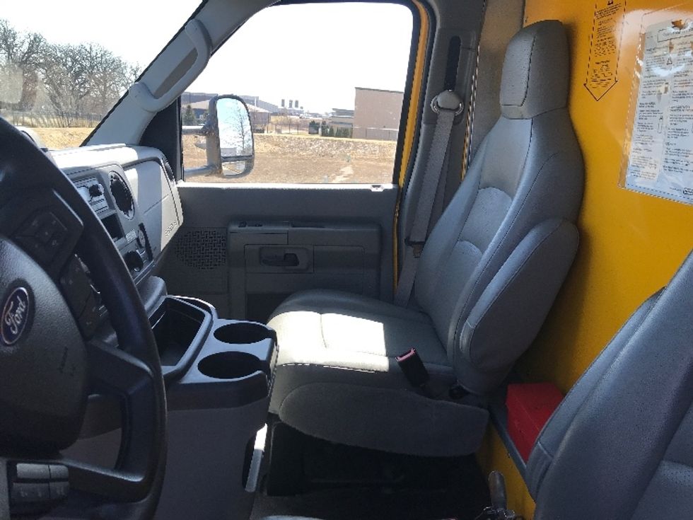 Light Duty Box Truck-Light and Medium Duty Trucks-Ford-2022-E350-Windsor-WI-104,275\n\t\tmiles-$ 26,500 - Image 19