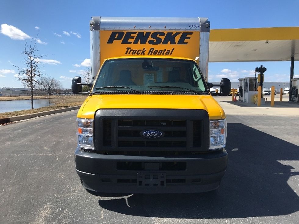 2022 Ford E-350 photo 2
