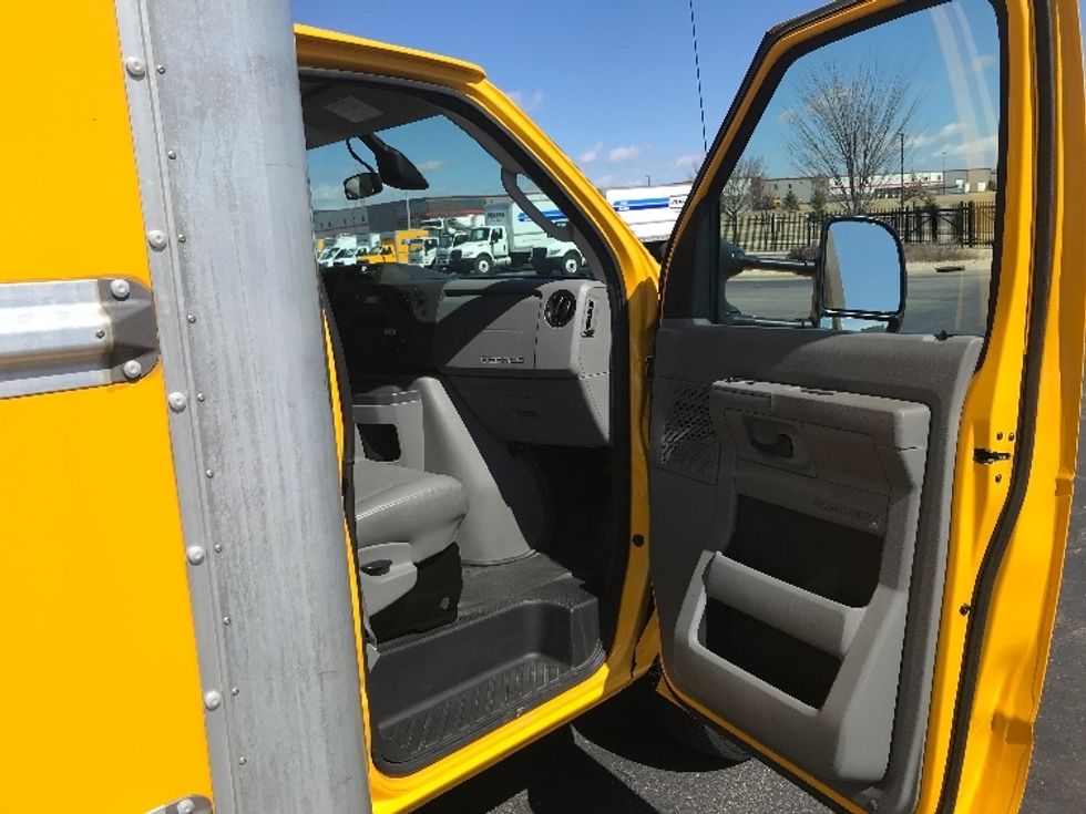 Light Duty Box Truck-Light and Medium Duty Trucks-Ford-2022-E350-Windsor-WI-104,275\n\t\tmiles-$ 26,500 - Image 20