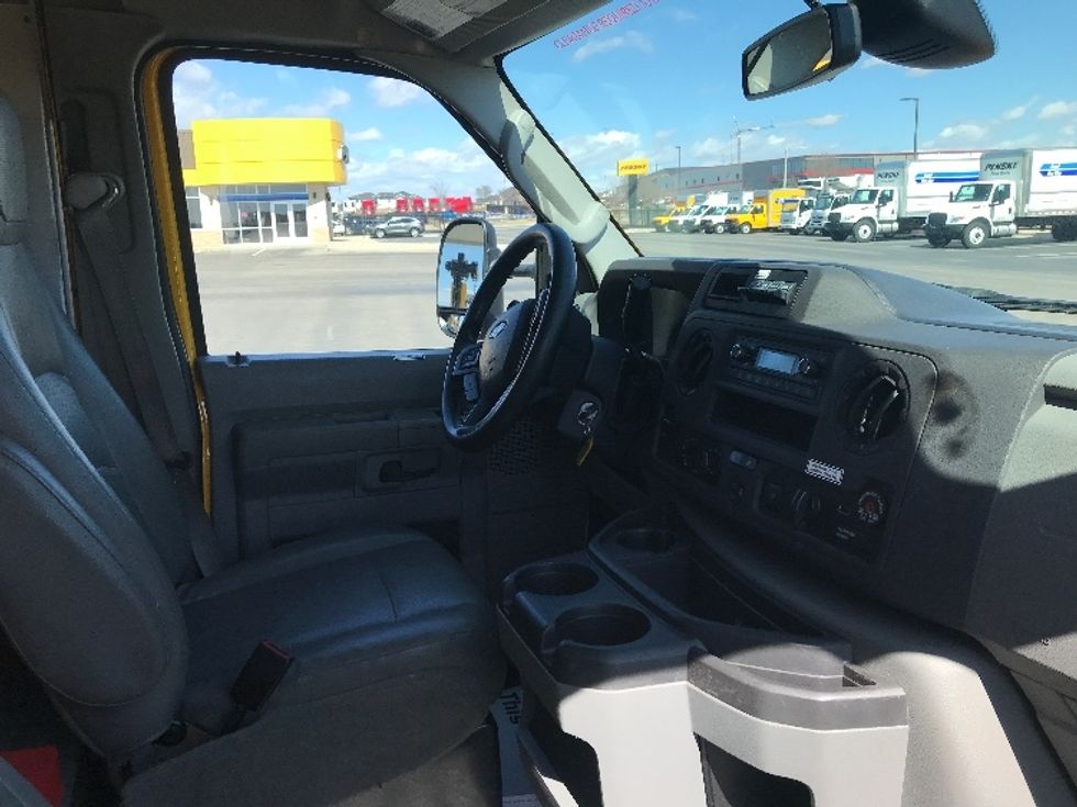 Light Duty Box Truck-Light and Medium Duty Trucks-Ford-2022-E350-Windsor-WI-104,275\n\t\tmiles-$ 26,500 - Image 22