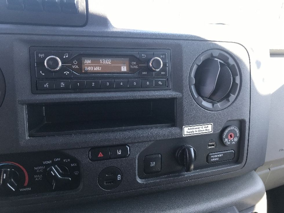 Light Duty Box Truck-Light and Medium Duty Trucks-Ford-2022-E350-Windsor-WI-104,275\n\t\tmiles-$ 26,500 - Image 26