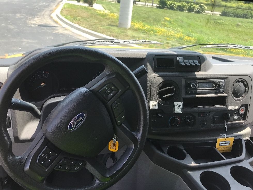 Light Duty Box Truck-Light and Medium Duty Trucks-Ford-2022-E350-Windsor-WI-89,130\n\t\tmiles-$ 29,000 - Image 18