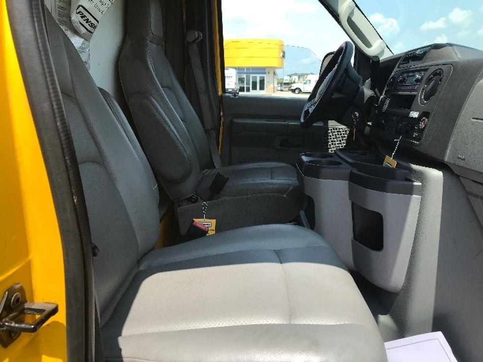 Light Duty Box Truck-Light and Medium Duty Trucks-Ford-2022-E350-Windsor-WI-89,130\n\t\tmiles-$ 29,000 - Image 22