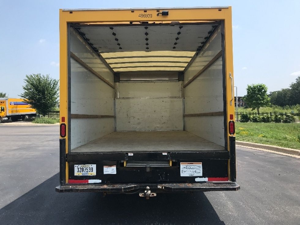 Light Duty Box Truck-Light and Medium Duty Trucks-Ford-2022-E350-Windsor-WI-89,130\n\t\tmiles-$ 29,000 - Image 9