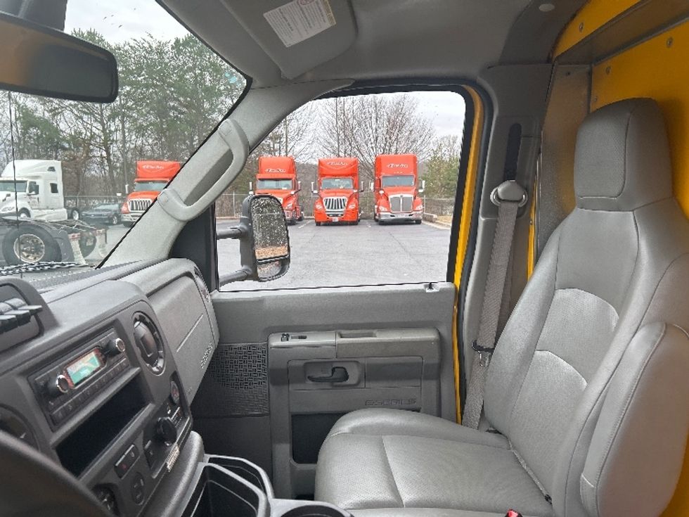 Light Duty Box Truck-Light and Medium Duty Trucks-Ford-2022-E350-Winston Salem-NC-90,218\n\t\tmiles-$ 30,750 - Image 19