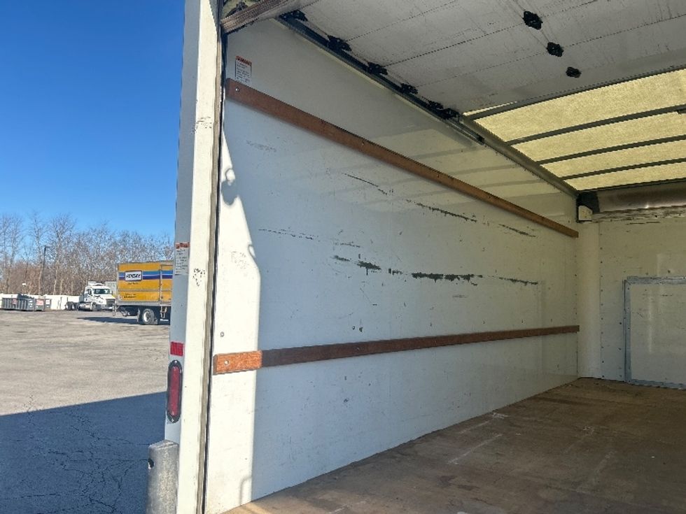 Light Duty Box Truck-Light and Medium Duty Trucks-Ford-2022-E350-Zelienople-PA-74,788\n\t\tmiles-$ 32,750 - Image 10