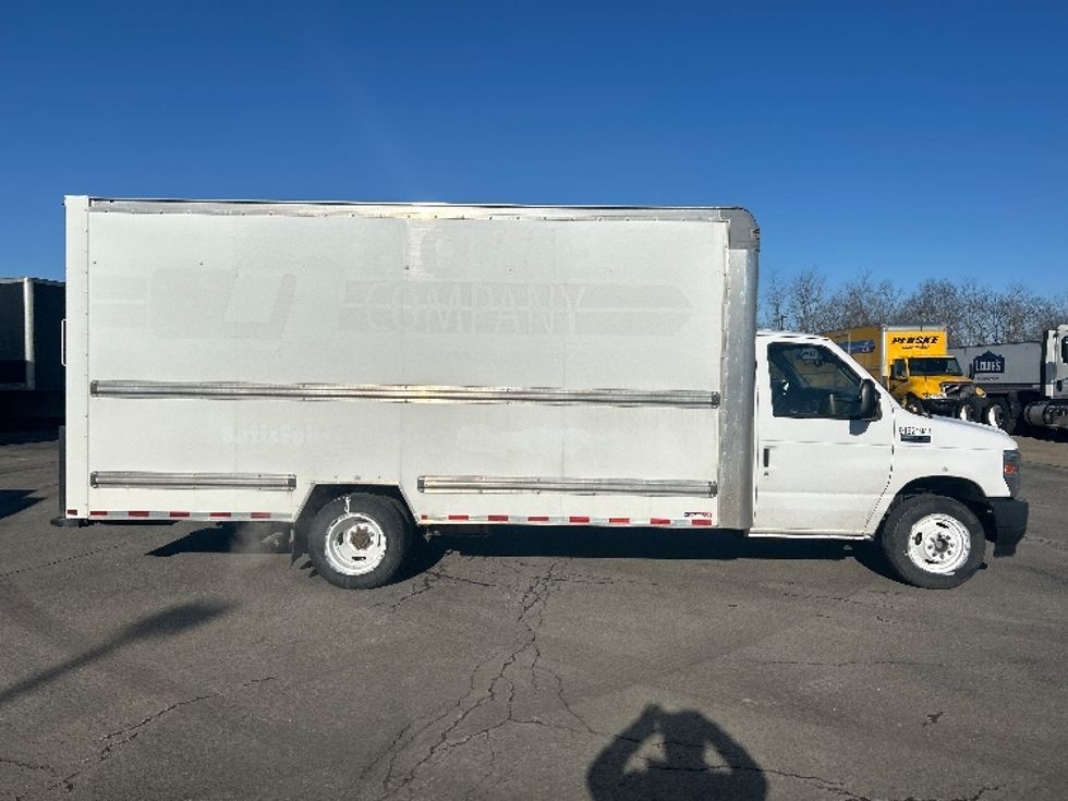 Light Duty Box Truck-Light and Medium Duty Trucks-Ford-2022-E350-Zelienople-PA-74,788\n\t\tmiles-$ 32,750 - Image 14