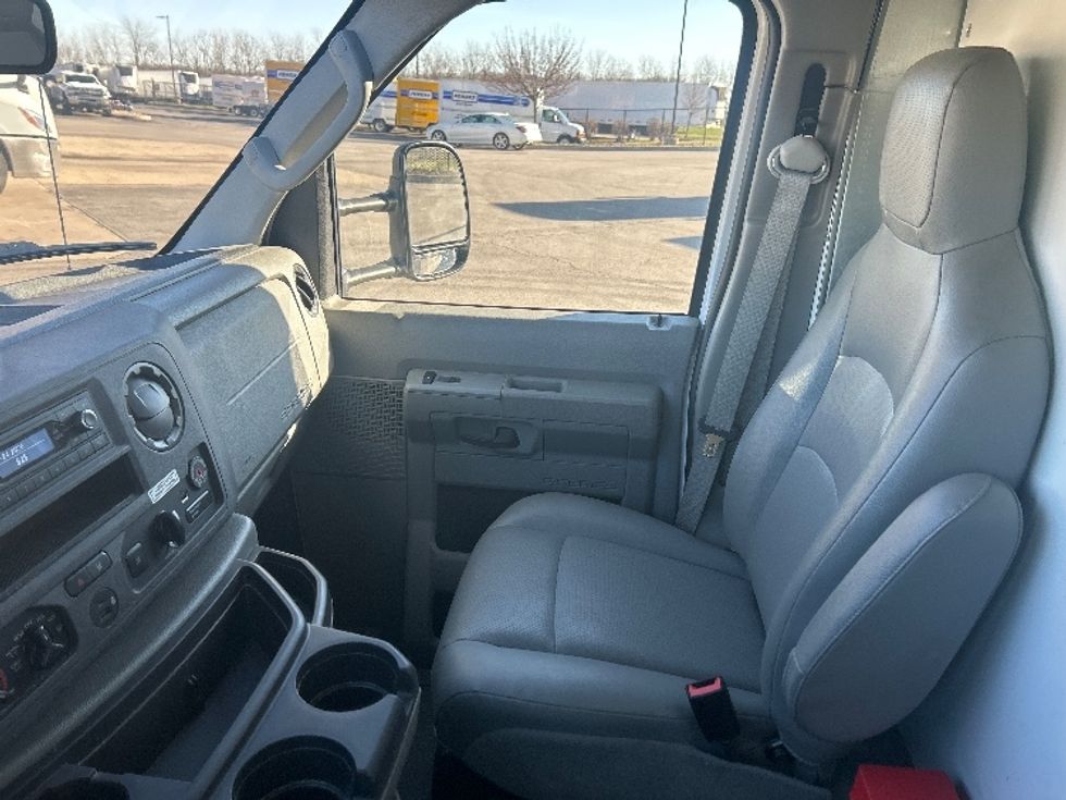 Light Duty Box Truck-Light and Medium Duty Trucks-Ford-2022-E350-Zelienople-PA-74,788\n\t\tmiles-$ 32,750 - Image 18