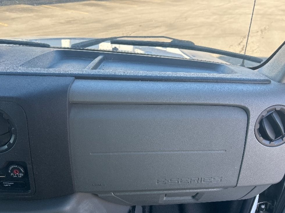 Light Duty Box Truck-Light and Medium Duty Trucks-Ford-2022-E350-Zelienople-PA-74,788\n\t\tmiles-$ 32,750 - Image 20