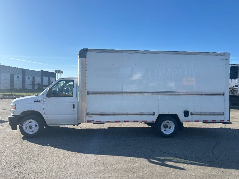 Light Duty Box Truck-Light and Medium Duty Trucks-Ford-2022-E350-Zelienople-PA-74,788\n\t\tmiles-$ 32,750 - Image 4