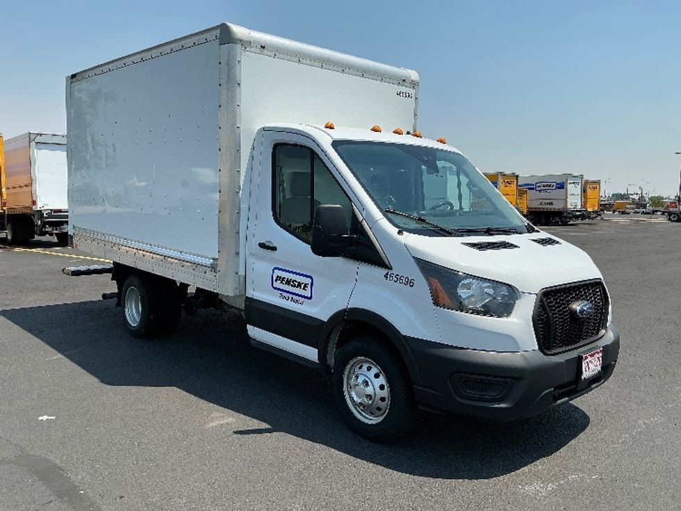 Light Duty Box Truck-Light and Medium Duty Trucks-Ford-2022-Transit 350-Aurora-CO-80,886\n\t\tmiles-$ 32,750 - Image 1