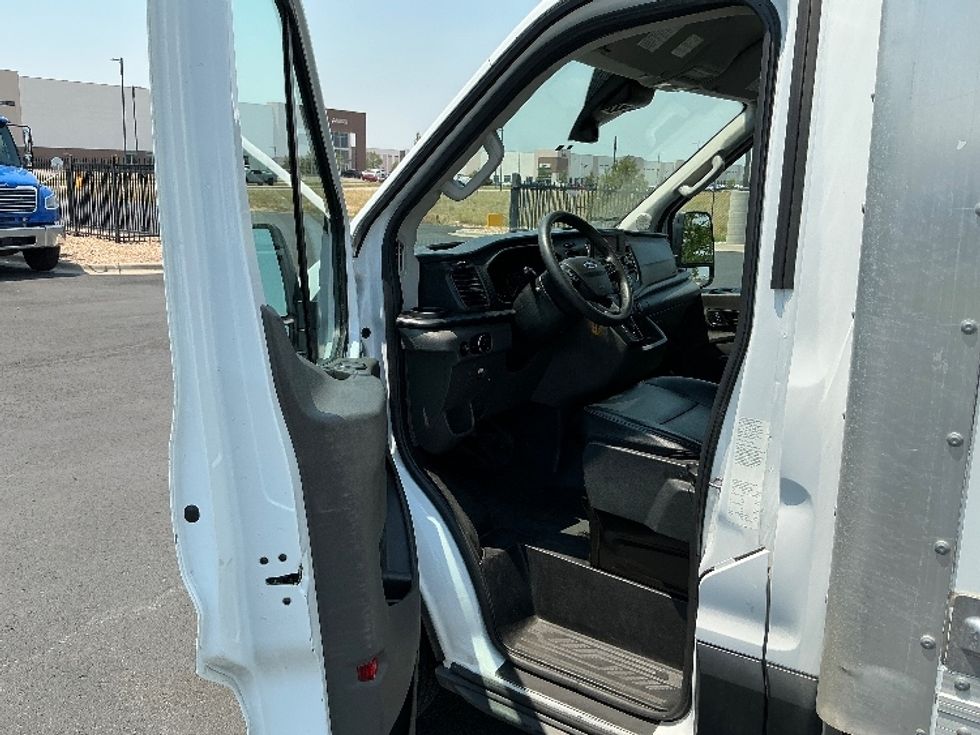 Light Duty Box Truck-Light and Medium Duty Trucks-Ford-2022-Transit 350-Aurora-CO-80,886\n\t\tmiles-$ 32,750 - Image 16
