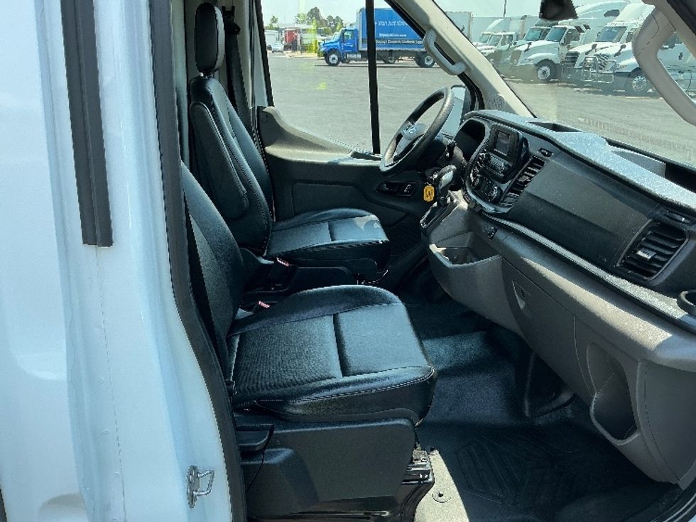 Light Duty Box Truck-Light and Medium Duty Trucks-Ford-2022-Transit 350-Aurora-CO-80,886\n\t\tmiles-$ 32,750 - Image 22