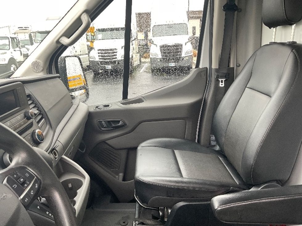 Light Duty Box Truck-Light and Medium Duty Trucks-Ford-2022-Transit 350-Boise-ID-121,253\n\t\tmiles-$ 24,000 - Image 19