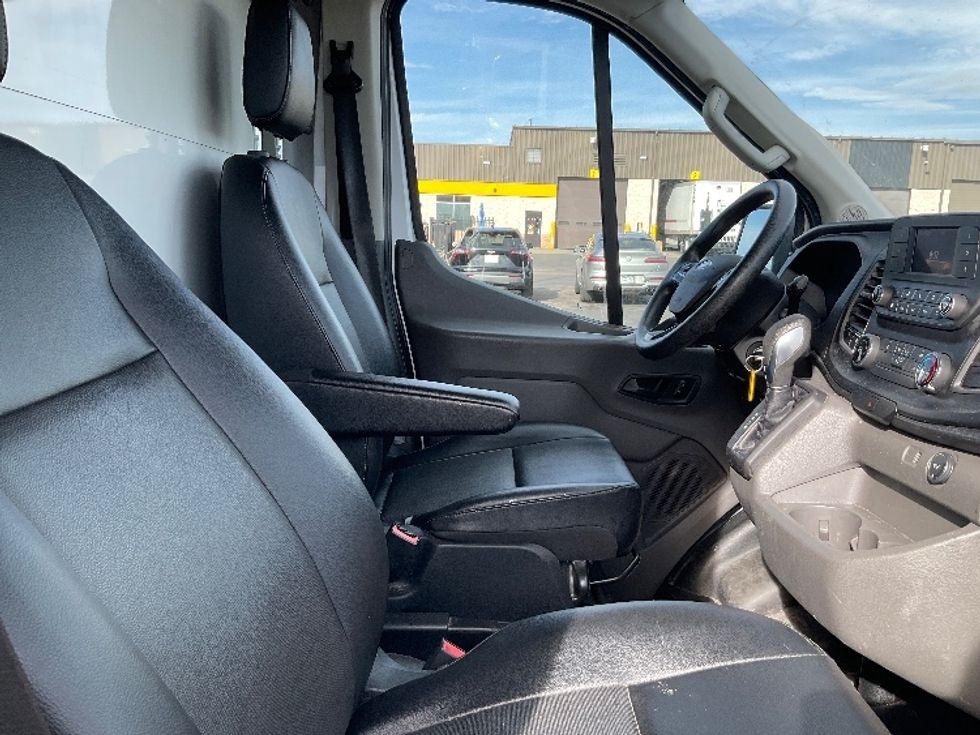 Light Duty Box Truck-Light and Medium Duty Trucks-Ford-2022-Transit 350-Colorado Springs-CO-87,334\n\t\tmiles-$ 33,250 - Image 22
