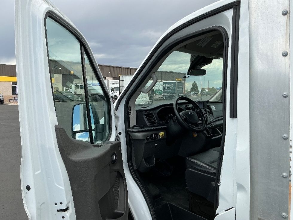 Light Duty Box Truck-Light and Medium Duty Trucks-Ford-2022-Transit 350-Denver-CO-58,393\n\t\tmiles-$ 30,750 - Image 16