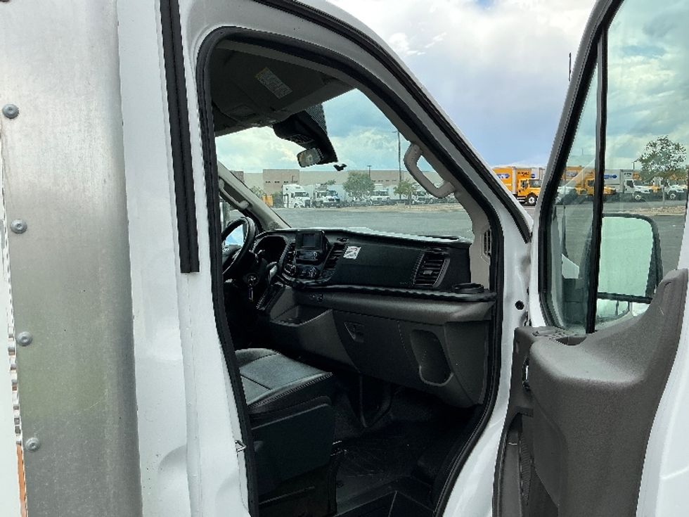 Light Duty Box Truck-Light and Medium Duty Trucks-Ford-2022-Transit 350-Denver-CO-58,393\n\t\tmiles-$ 30,750 - Image 20