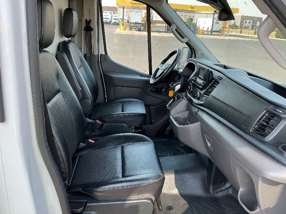 Light Duty Box Truck-Light and Medium Duty Trucks-Ford-2022-Transit 350-Denver-CO-79,555\n\t\tmiles-$ 30,000 - Image 22
