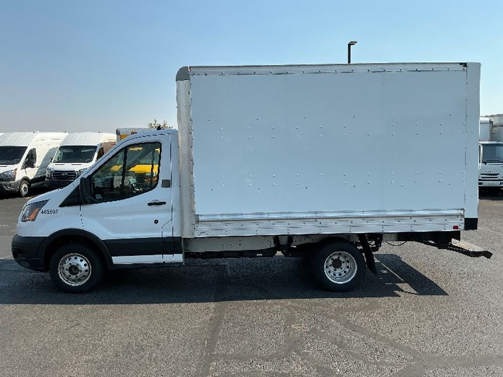 Light Duty Box Truck-Light and Medium Duty Trucks-Ford-2022-Transit 350-Denver-CO-79,555\n\t\tmiles-$ 30,000 - Image 4