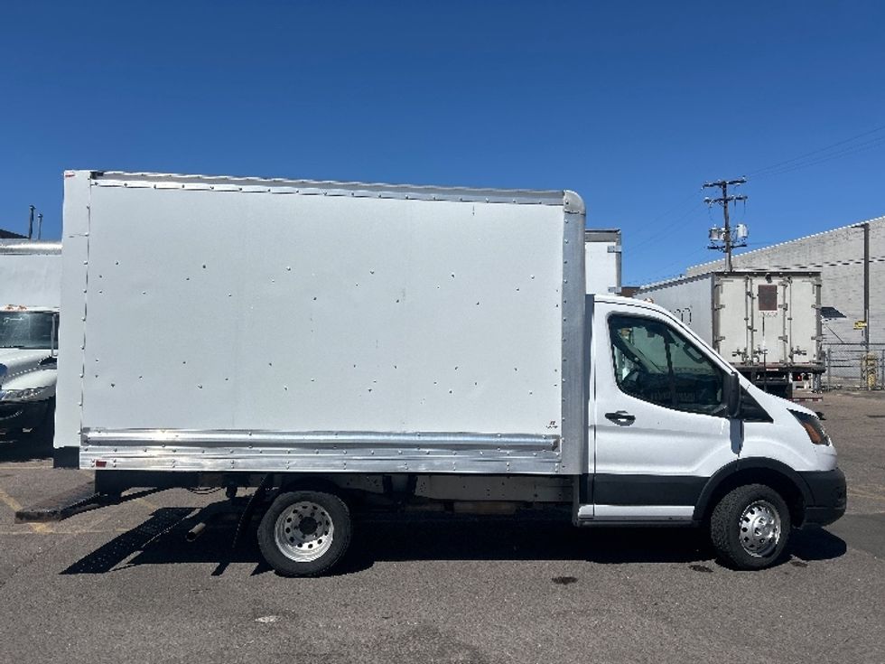 Light Duty Box Truck-Light and Medium Duty Trucks-Ford-2022-Transit 350-Denver-CO-87,287\n\t\tmiles-$ 32,500 - Image 15