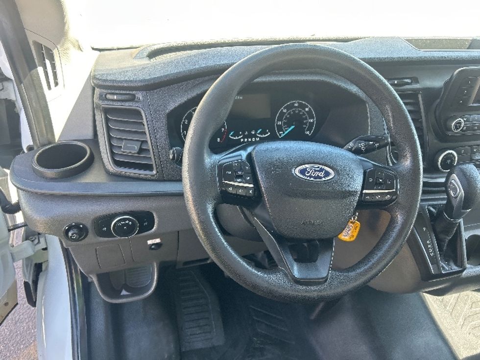 Light Duty Box Truck-Light and Medium Duty Trucks-Ford-2022-Transit 350-Denver-CO-87,287\n\t\tmiles-$ 32,500 - Image 17