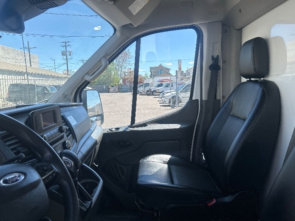 Light Duty Box Truck-Light and Medium Duty Trucks-Ford-2022-Transit 350-Denver-CO-87,287\n\t\tmiles-$ 32,500 - Image 19