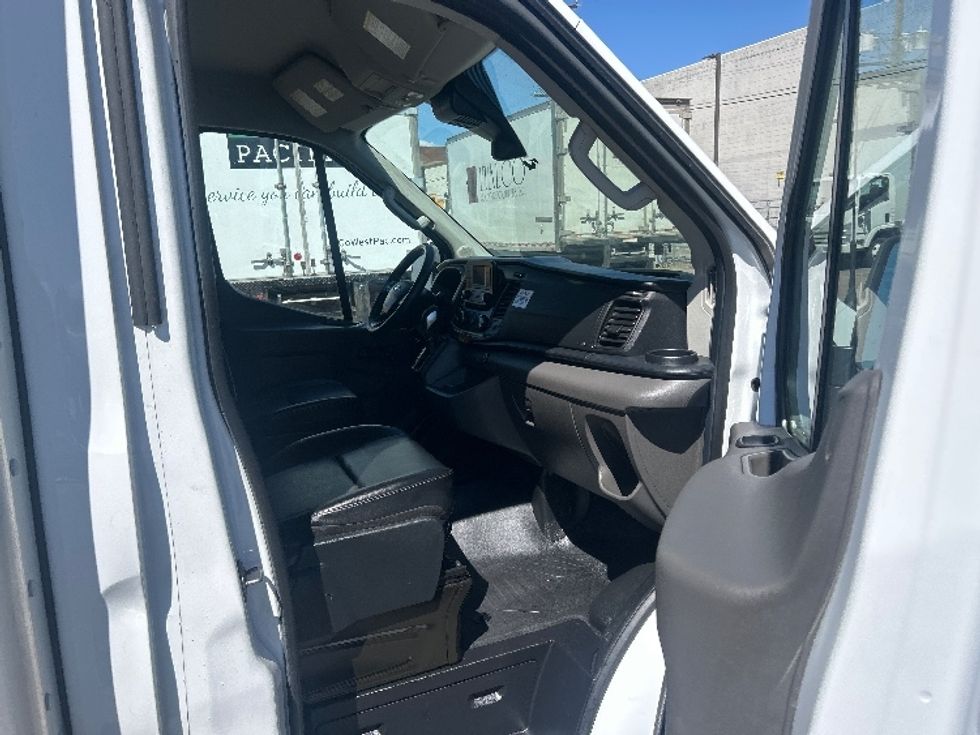 Light Duty Box Truck-Light and Medium Duty Trucks-Ford-2022-Transit 350-Denver-CO-87,287\n\t\tmiles-$ 32,500 - Image 20
