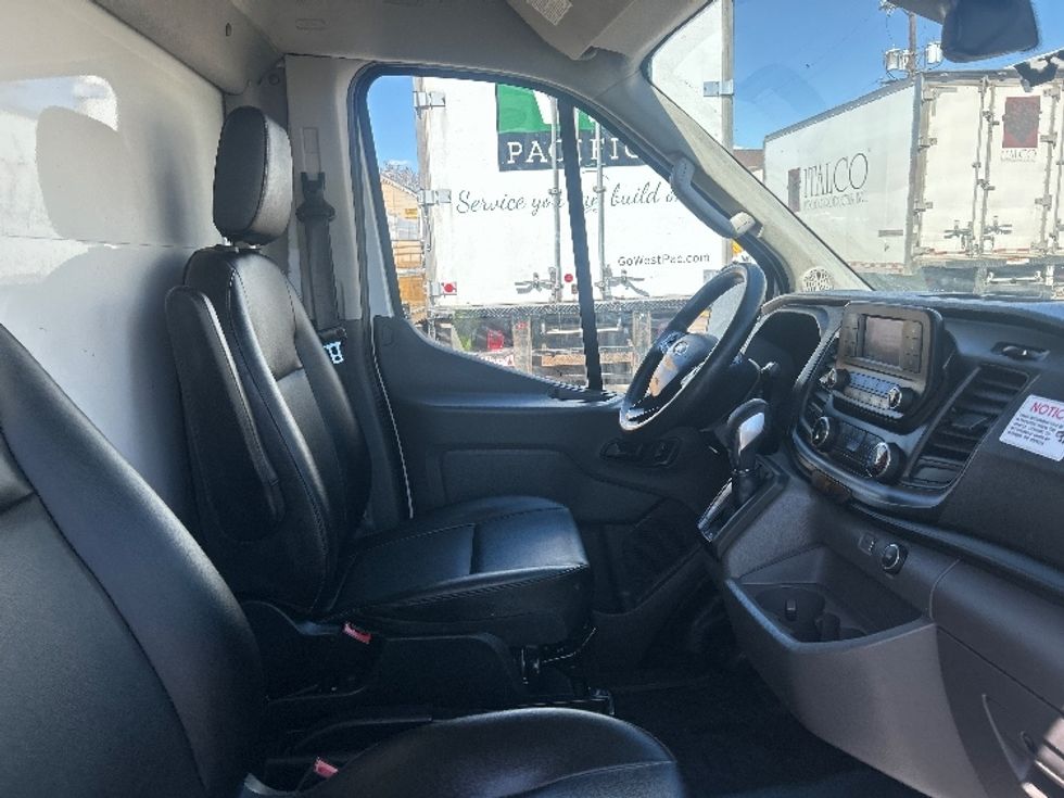 Light Duty Box Truck-Light and Medium Duty Trucks-Ford-2022-Transit 350-Denver-CO-87,287\n\t\tmiles-$ 32,500 - Image 22