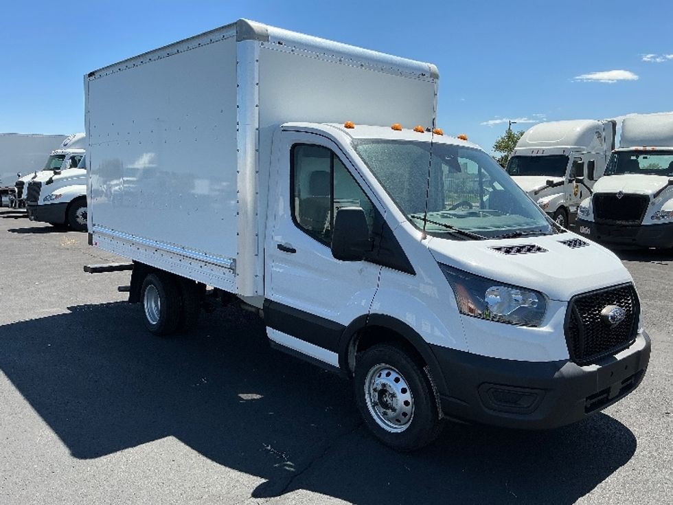 Light Duty Box Truck-Light and Medium Duty Trucks-Ford-2022-Transit 350-Denver-CO-92,233\n\t\tmiles-$ 28,750 - Image 1