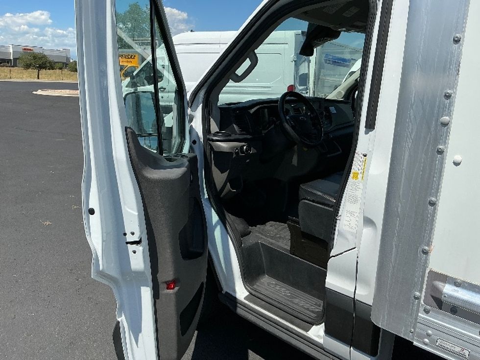 Light Duty Box Truck-Light and Medium Duty Trucks-Ford-2022-Transit 350-Denver-CO-92,233\n\t\tmiles-$ 28,750 - Image 16