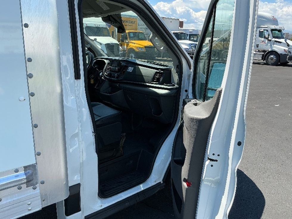 Light Duty Box Truck-Light and Medium Duty Trucks-Ford-2022-Transit 350-Denver-CO-92,233\n\t\tmiles-$ 28,750 - Image 20