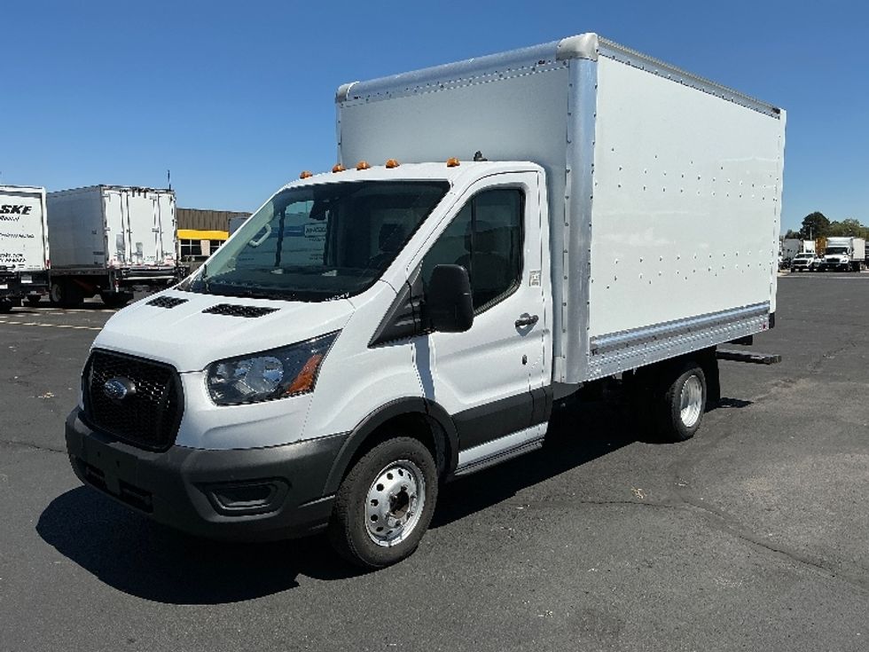 Light Duty Box Truck-Light and Medium Duty Trucks-Ford-2022-Transit 350-Denver-CO-92,233\n\t\tmiles-$ 28,750 - Image 3