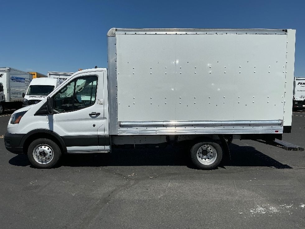 Light Duty Box Truck-Light and Medium Duty Trucks-Ford-2022-Transit 350-Denver-CO-92,233\n\t\tmiles-$ 28,750 - Image 4