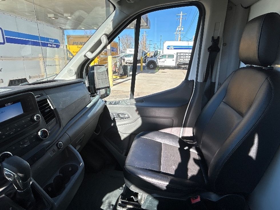 Light Duty Box Truck-Light and Medium Duty Trucks-Ford-2022-Transit 350-Greeley-CO-93,126\n\t\tmiles-$ 30,500 - Image 19