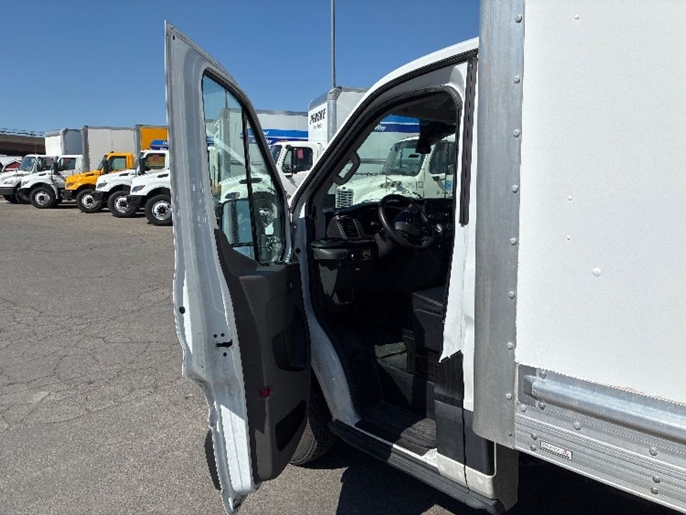Light Duty Box Truck-Light and Medium Duty Trucks-Ford-2022-Transit 350-Lindon-UT-86,421\n\t\tmiles-$ 31,250 - Image 16