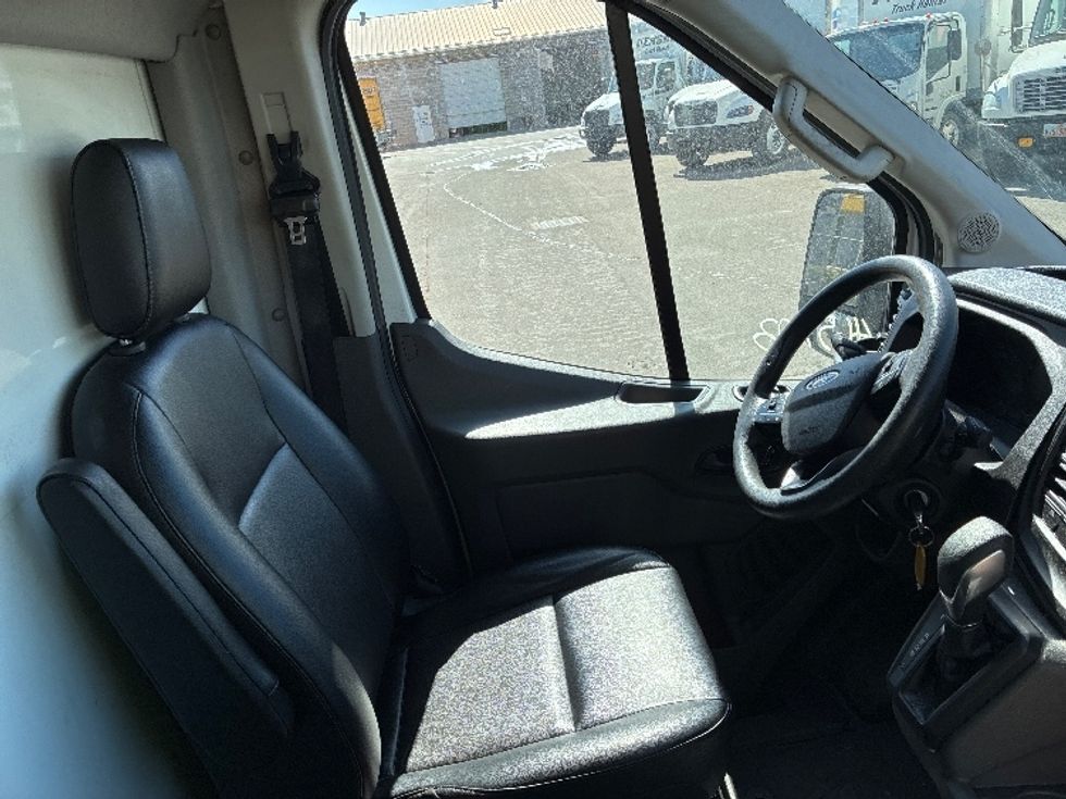 Light Duty Box Truck-Light and Medium Duty Trucks-Ford-2022-Transit 350-Lindon-UT-86,421\n\t\tmiles-$ 31,250 - Image 22